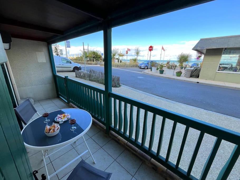 La Passerelle - Terrace And Balcony With Sea View Luc-sur-Mer Exteriör bild